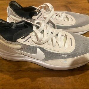 Nike Men's White and Light Gray Mesh Sneakers